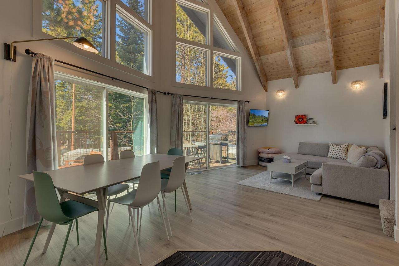 Moon Dune Chalet, Remodeled 3 Bedroom Cabin Plus Loft, Walk To Dining Tahoe Vista Exterior photo